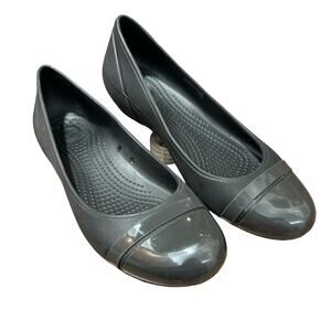 Croc’s black/gray patent leather toe cap women's size 8, ballet flats, slip on